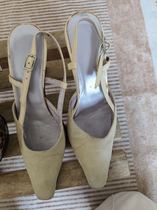 Sandalias e sapatos femininos