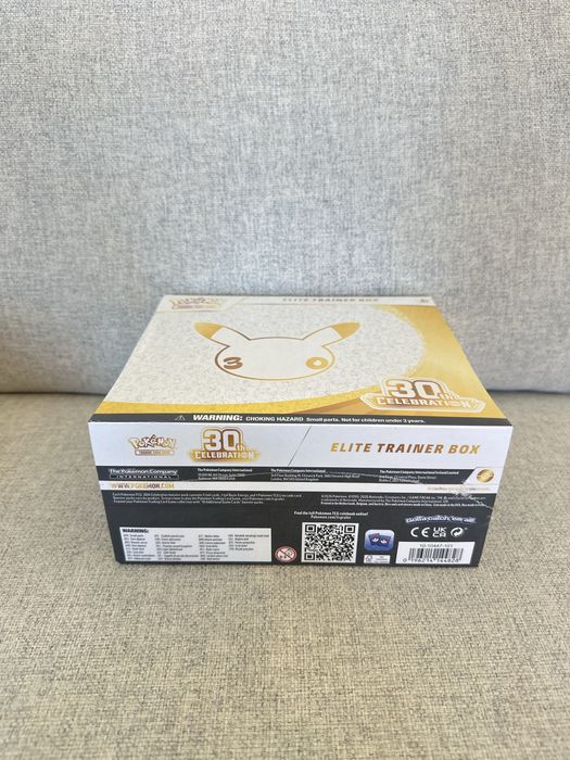 Pokémon 30th celebration elite trainer box inglês