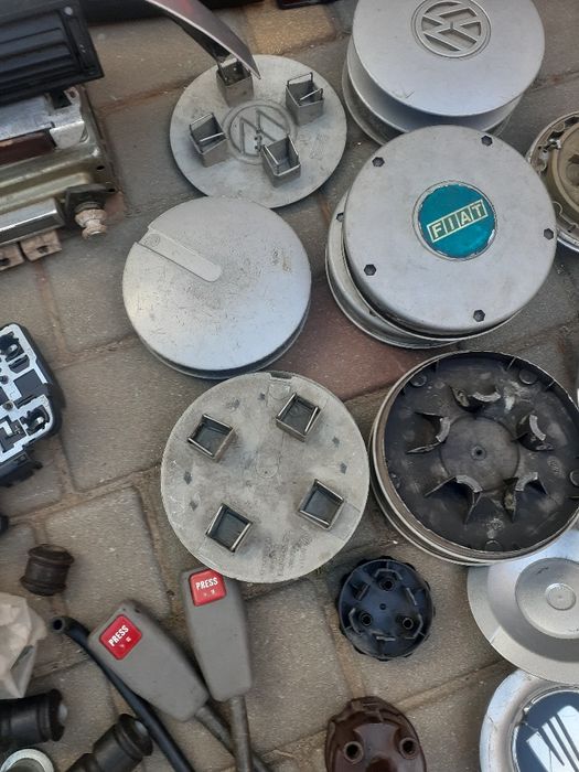 Продам аварійні знаки заглушки в титани дзеркала гайки болти