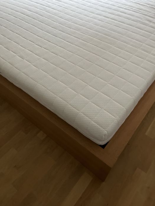Rama łóżka Malm i nowy materac JYSK