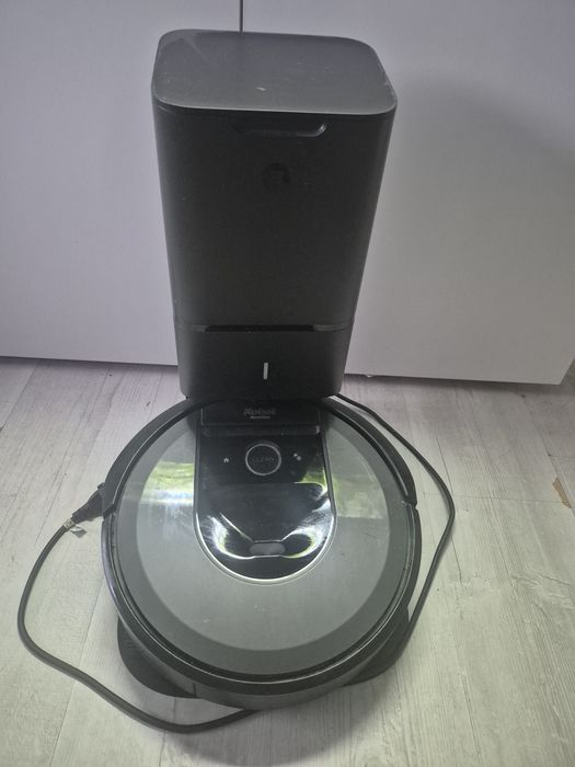 iRobot Roomba i7+