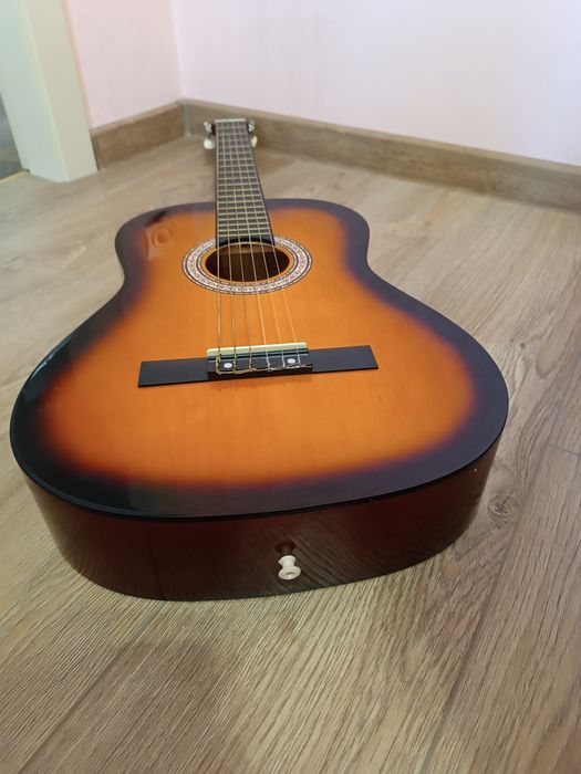 Продаю класичну гітару