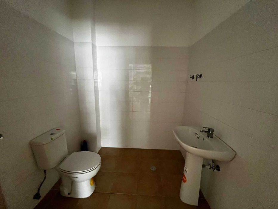 Arrendamento loja Carregado