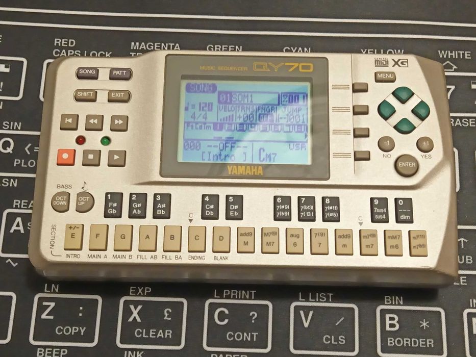 Yamaha QY70 Sequencer Rhythm