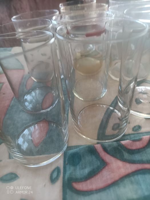 10 szklanek z uchwytami I bez