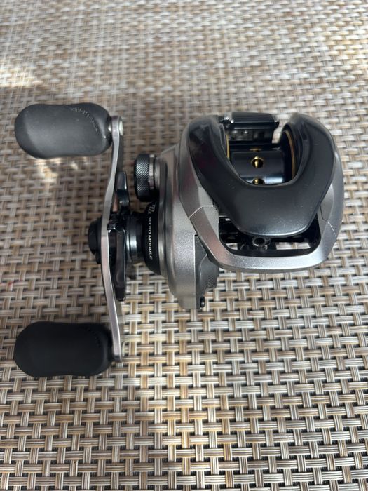 Котушка мультиплікаторна  Shimano Metanium  мульт,бейткастінгова ,кастінгова котушка  japan