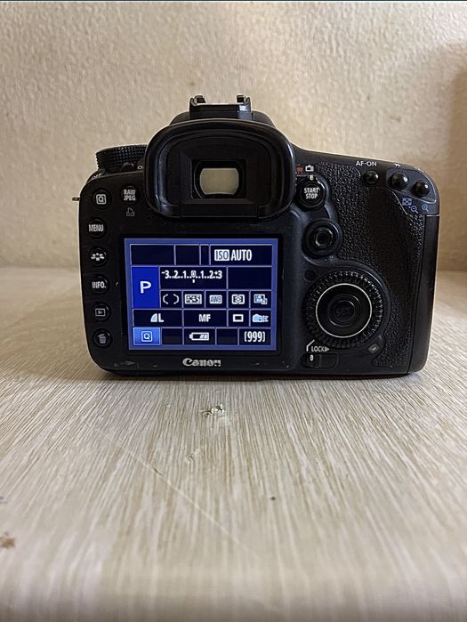 Canon EOS 7D + 2 Lentes, Cartão 16GB e kit de limpeza