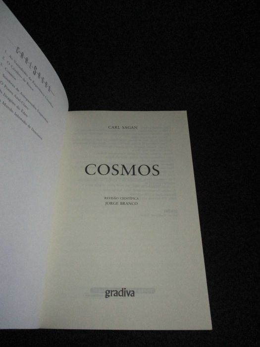 Livro Cosmos Carl Sagan Gradiva