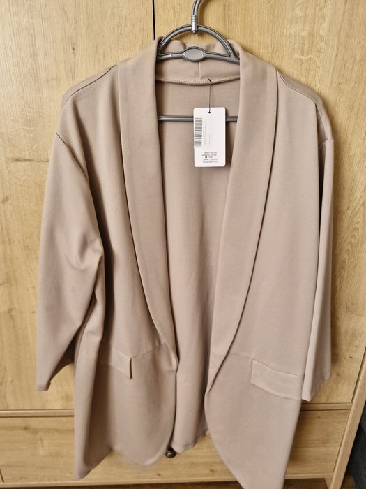 Nowy Garnitur damski, Tono,  rozmiar  52/54, plus size, beżowy, marynarka i spodnie, nowy z metka