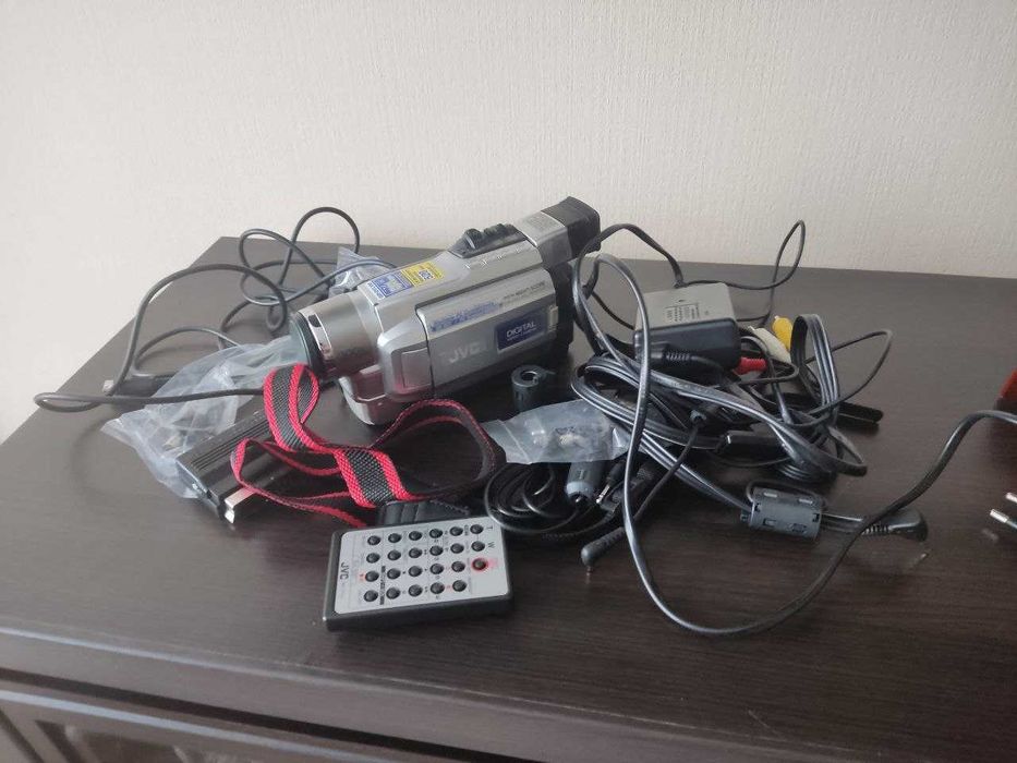 Відеокамера цифрова JVC GR-DVL150
