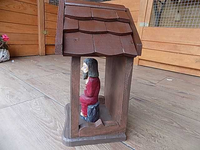 kapliczka z Jezusem Frasobliwym 35cm wys,