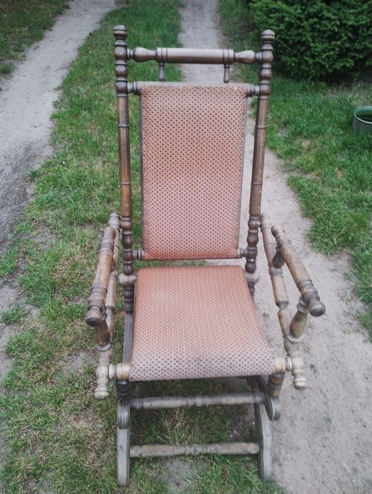 Sprzedam stary drewniany fotel bujany na sprężynach