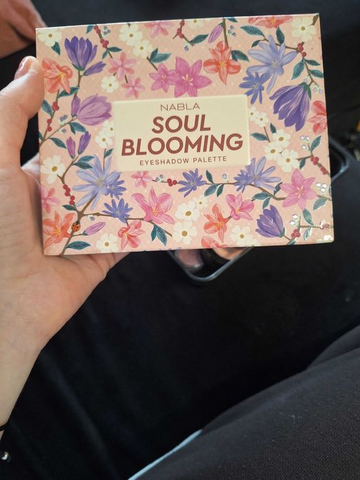 nabla soul blooming paleta cieni
