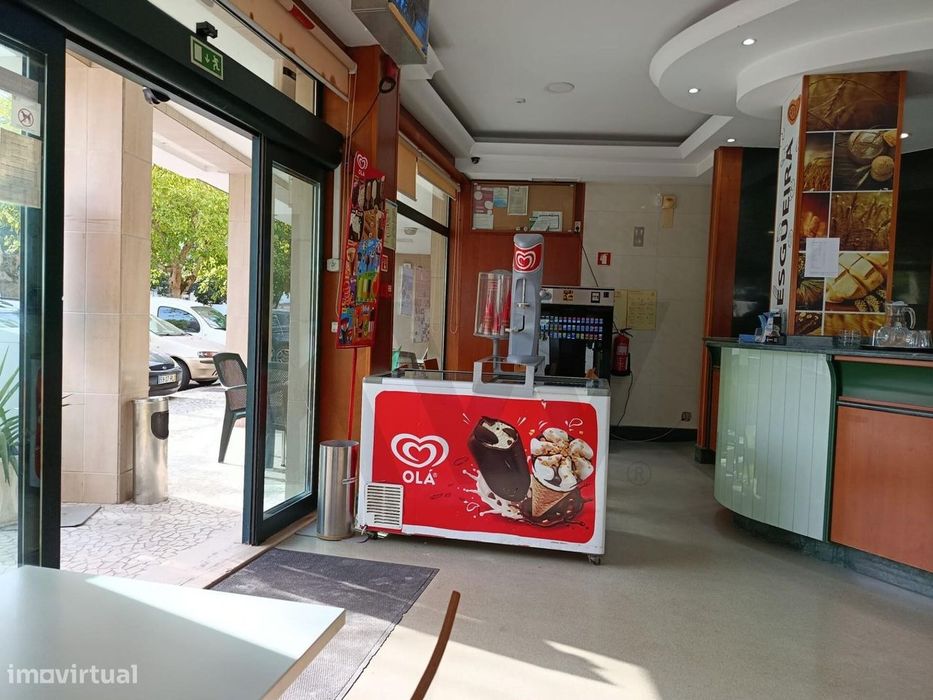 Pastelaria e Padaria com fabrico próprio, para trespasse, em Esgueira,