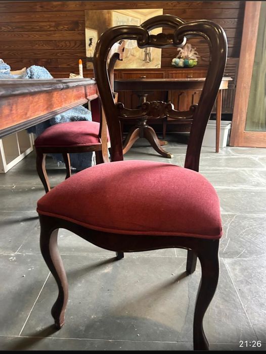 Cadeiras de estilo e outros