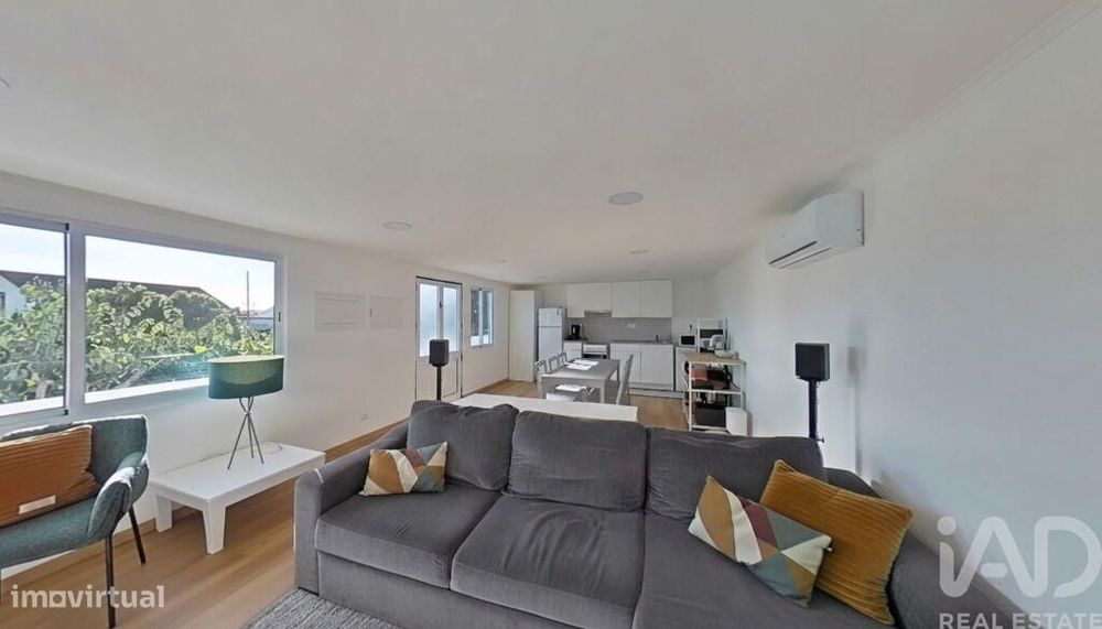 Moradia isolada T2 em Lajes do Pico de 85 m2