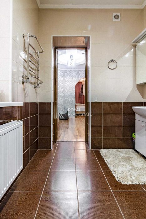 Продаж Будинок Київ Деснянський район вул. Тодося Осмачки 305 м² 5 кімнат Басейн Генератор Камін Тераса Гараж Автономність