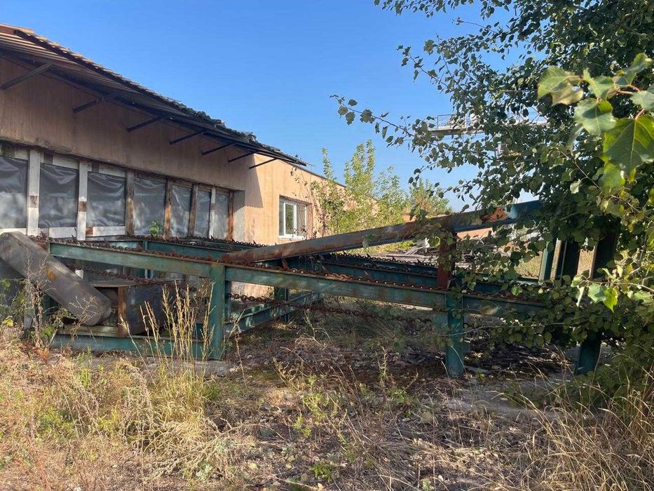 Нерухомість під склади або виробництво в 40 км від Києва