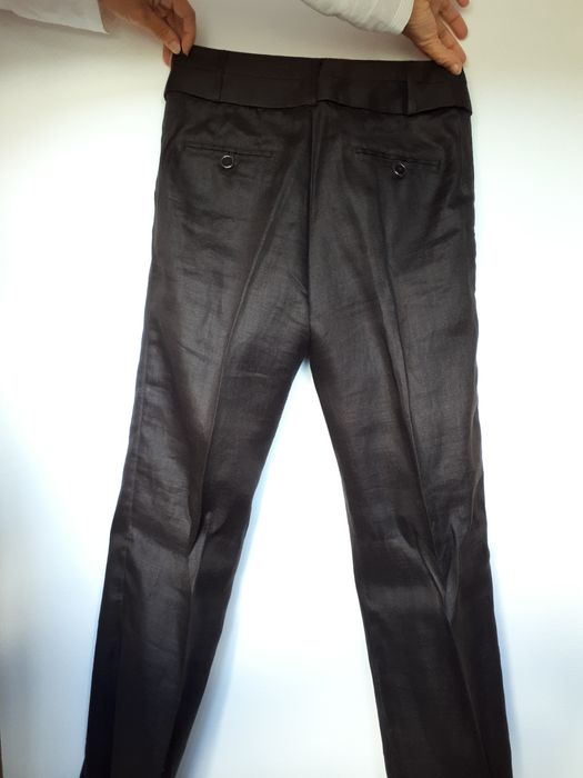 Fato casaco e calça cor castanho. Zara.