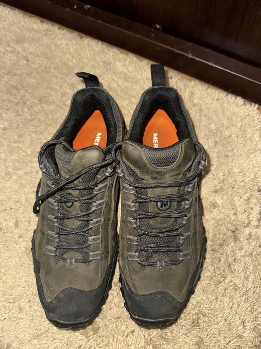 Черевики від фірми merrell