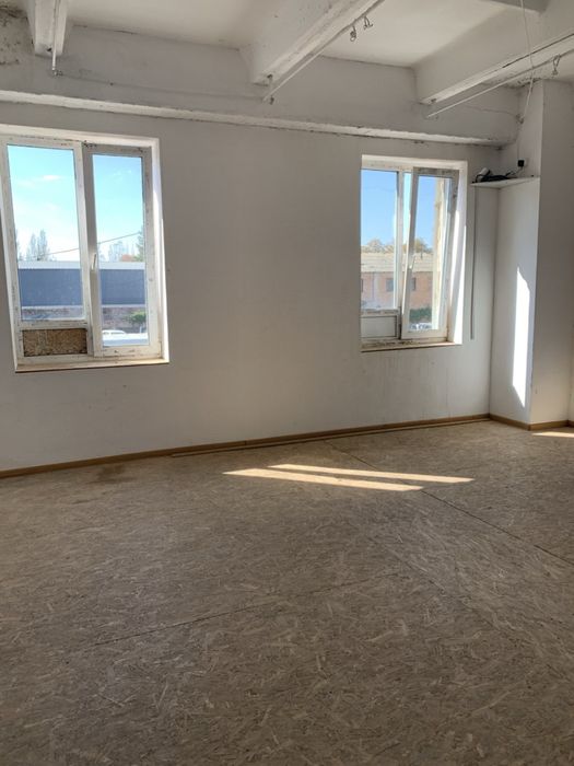 Комплекс виробничих приміщень (завод) в місті Умань Черкаської області