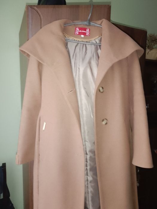 Продам пальто,ідеальний стан,два рази одягнула,розмір 42,весна,осінь