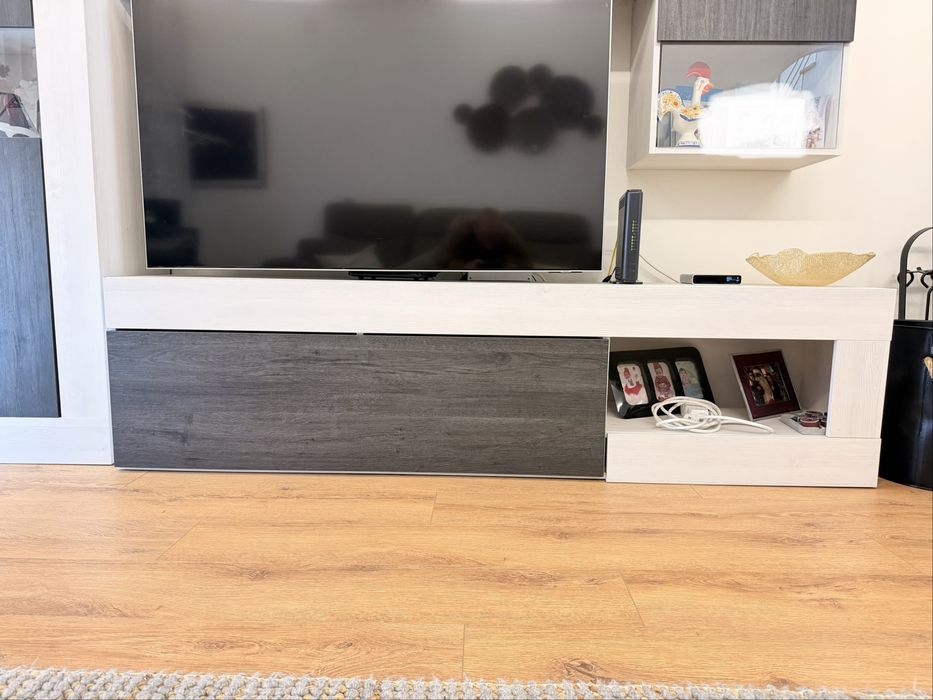 Móvel de Sala / TV Moderno (Bicolor)