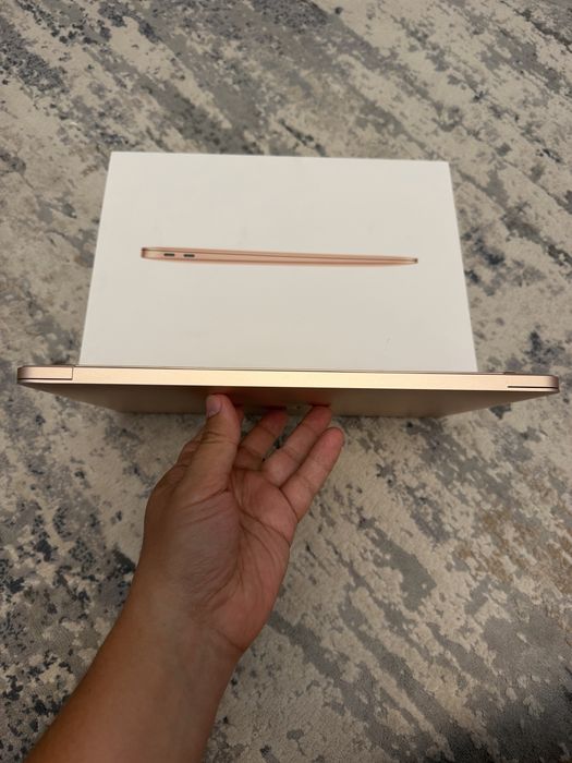 MacBook Air 2019 8/256gb