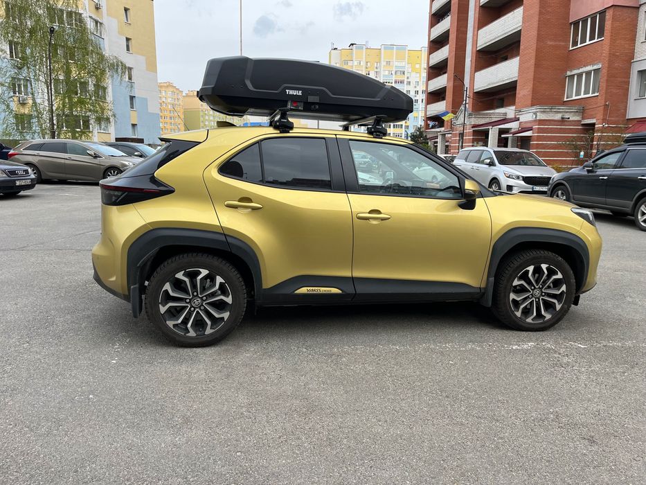 б.у. поперечины Toyota і Lexus багажник как THULE