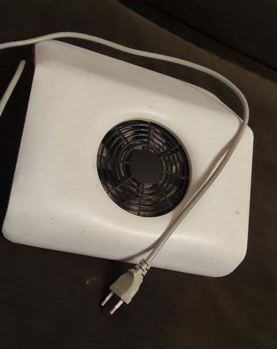 Pochłaniacz Pyłu do Paznokci