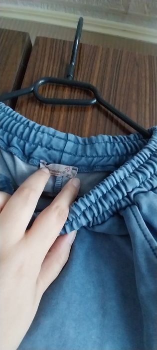 Sprzedam dres dla dziewczynki w kolorze jeansowym