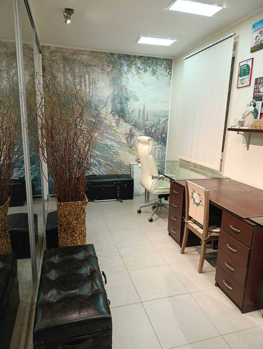 Продам офисное помещение 84м2 с ремонтом в центре ул,Мироносицкая 99