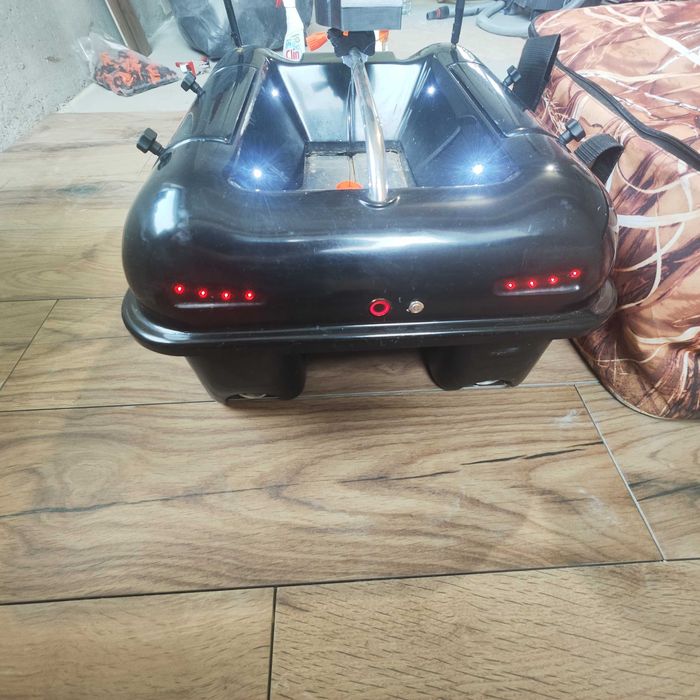 Łódka zanętowe Hunter 650
