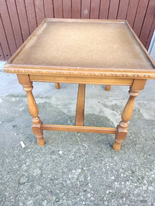 drewniany stoliczek, kwietnik