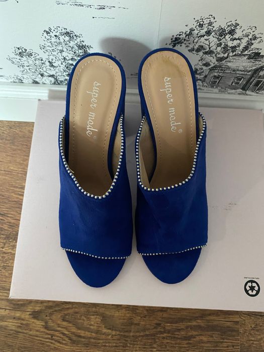 Buty na obcasie niebieskie 38