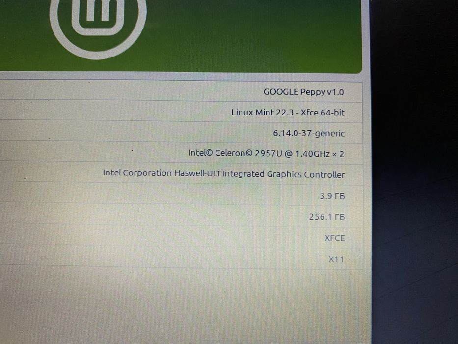 Acer c720. 11,6”, Celeron, 4/256, батарея 5 годин.