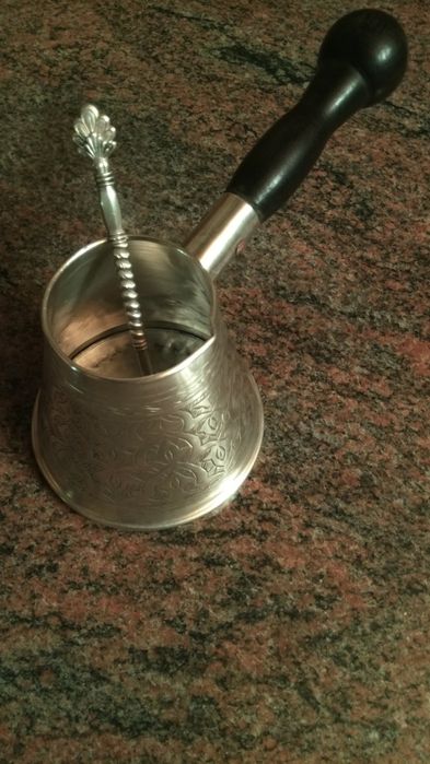 Срібна турка для приготування кофе, походження Північна Африка.