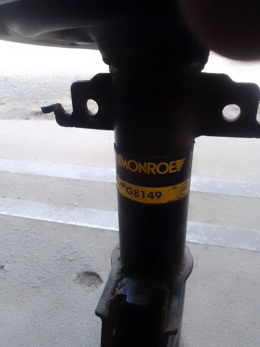 Амортизатори Monroe G8149, G1182 комплект