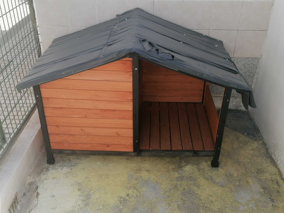 Casota para cão de porte médio