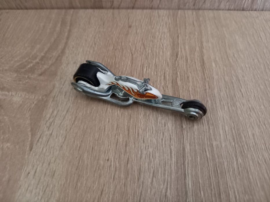 6 motorów hotweels