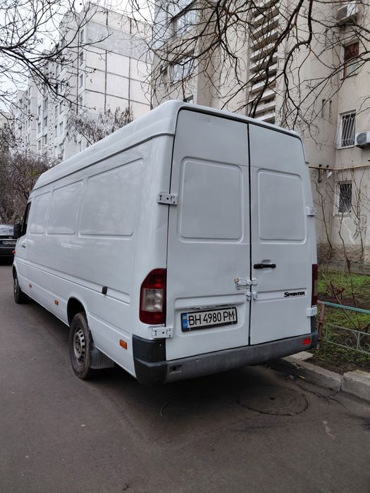 Мерседес-бенз спринтер