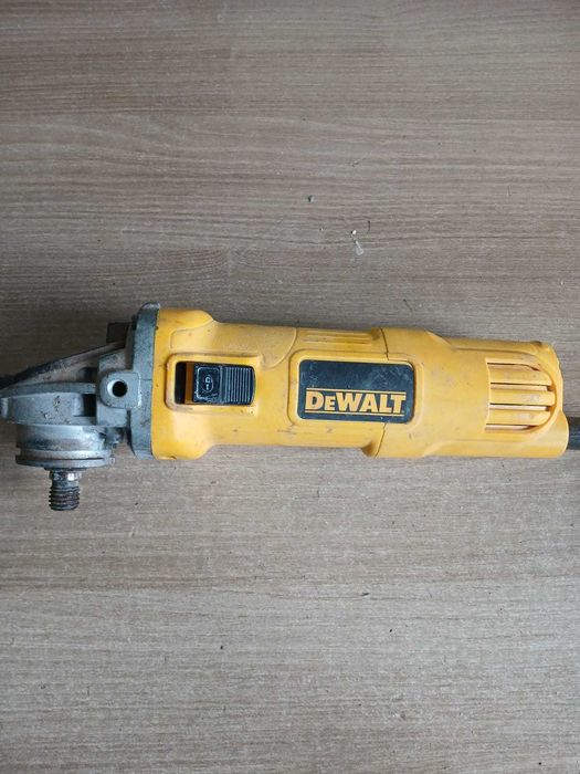 Szlifierka kątowa DeWalt DWE4057 (800W) – Uszkodzona  (Type 1)
