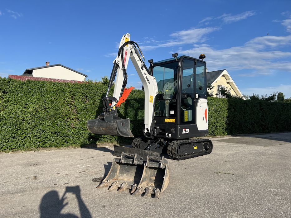 Wynajem Minikoparki BOBCAT E19 z Chwytakiem  Busko Zdrój 1.9T