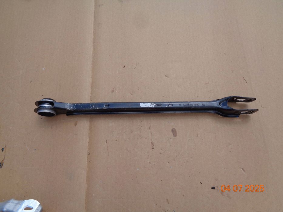 wahacz tylny górny mercedes-benz s w223 a2233527200