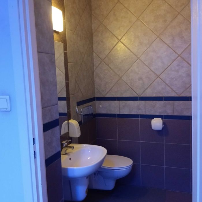 Wynajmę lokal na parterze