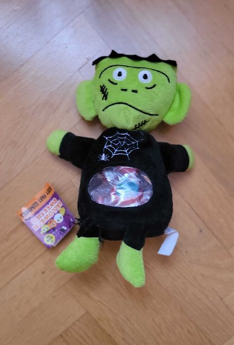 Nowa maskotka Frankenstein Czesio z Władcy móch żelki Halloween