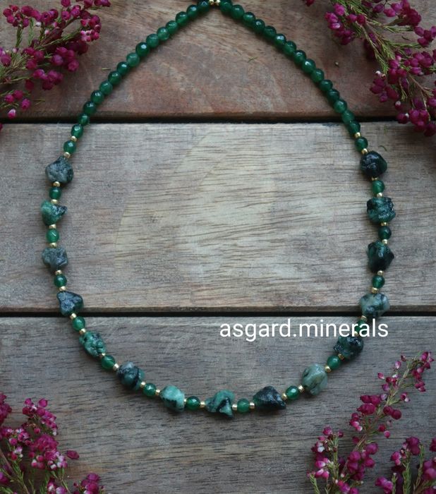 Naszyjnik amulet równowagi szmaragd i jadeit kamienie naturalne unikat