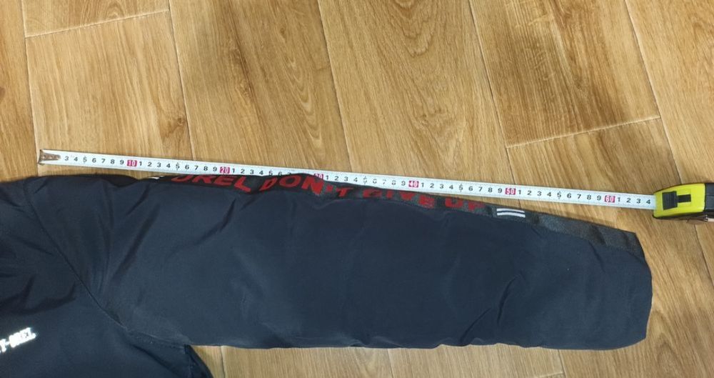 Куртка на хлопчика, розмір 146см