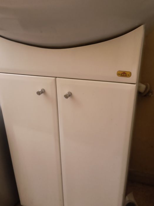 Szafka łazienkowa z umywalką