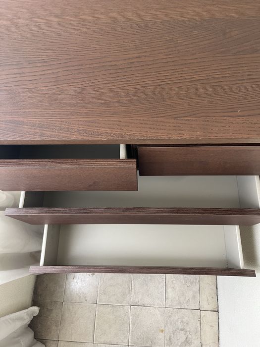 Malm Cómoda IKEA 6 gavetas em Madeira Castanha
